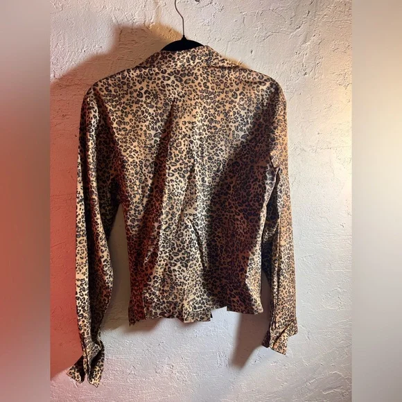Coldwater Creek Leopard Print Blouse wrap style cotton spandex classic cuff M - Picture 7 of 11